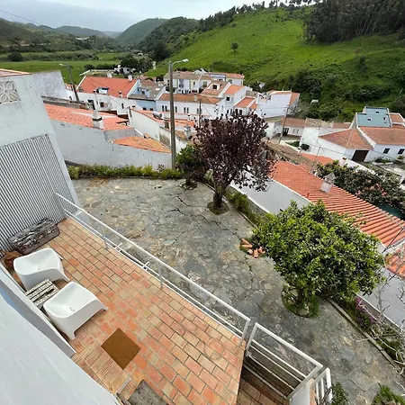 Tina's House - Bordeira Aljezur